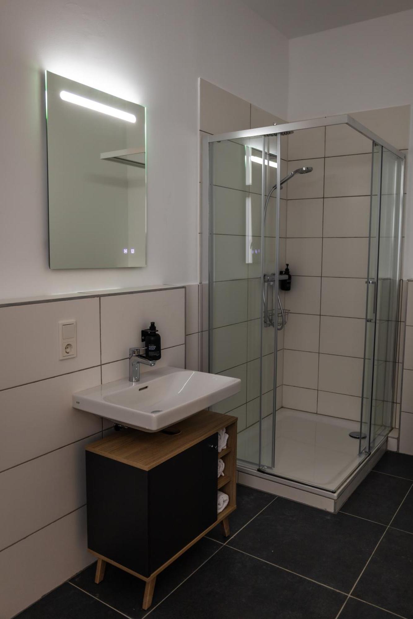Hln Apartments Am Bahnhof Saarbrücken Esterno foto
